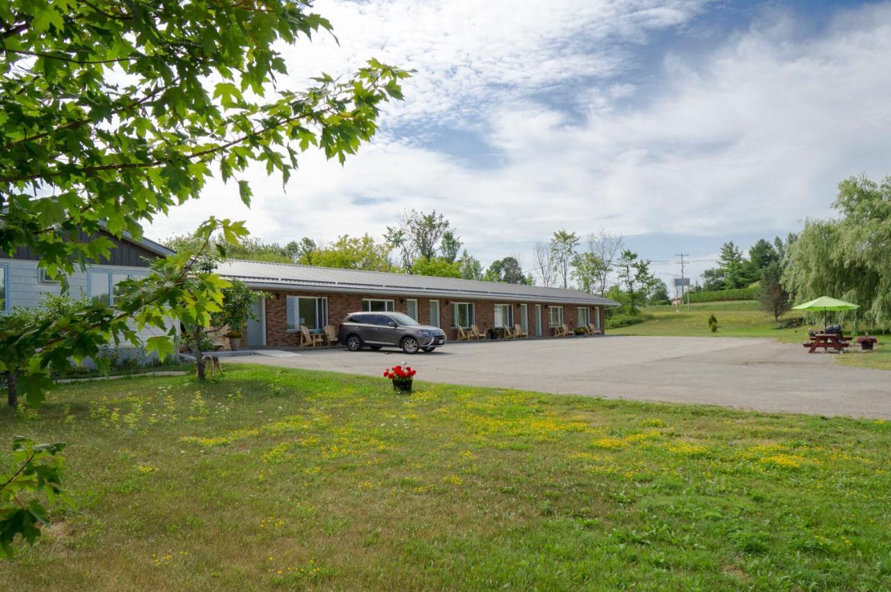 Wayside Motel Manitoulin Manitowaning Buitenkant foto