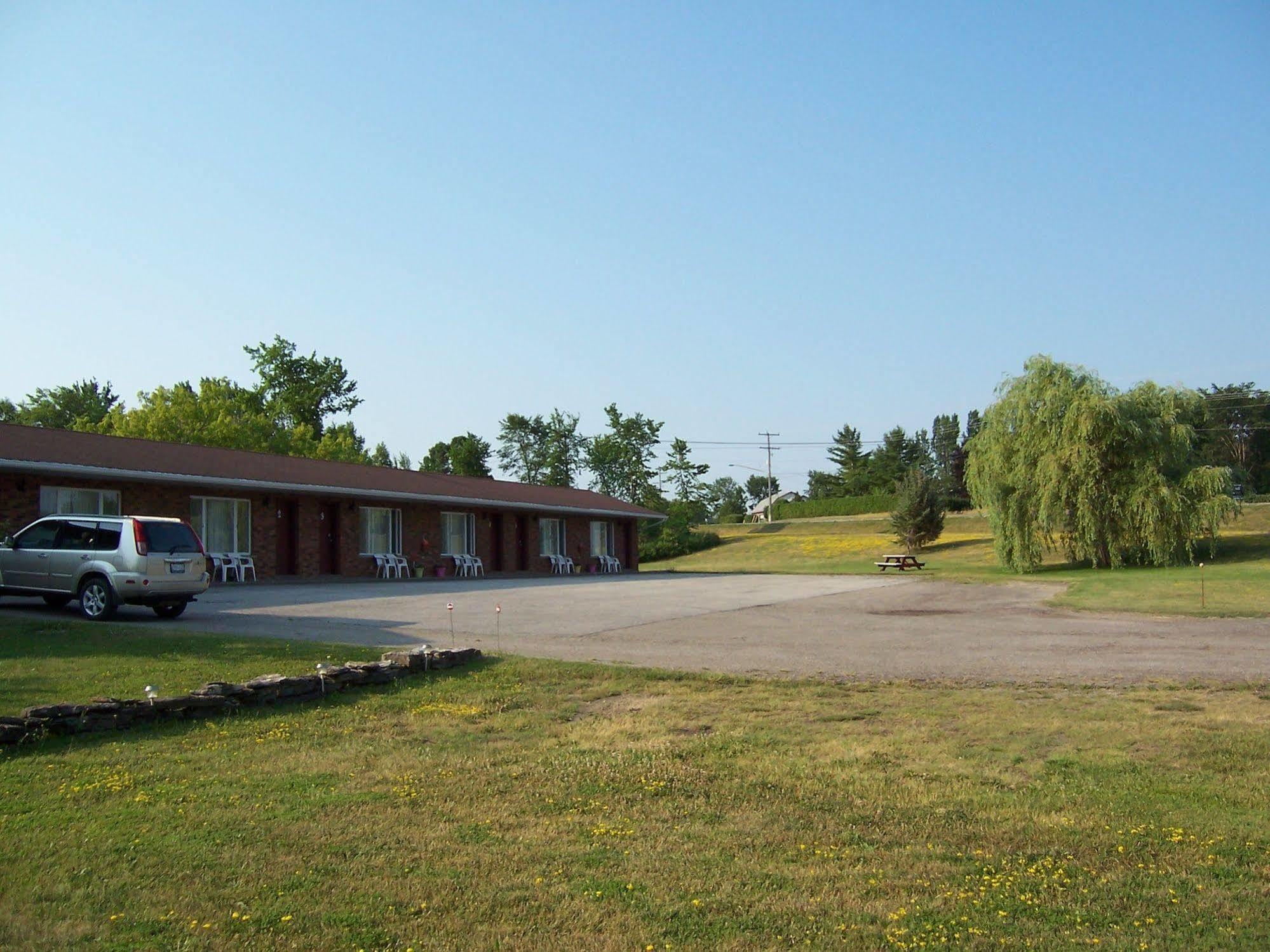 Wayside Motel Manitoulin Manitowaning Buitenkant foto