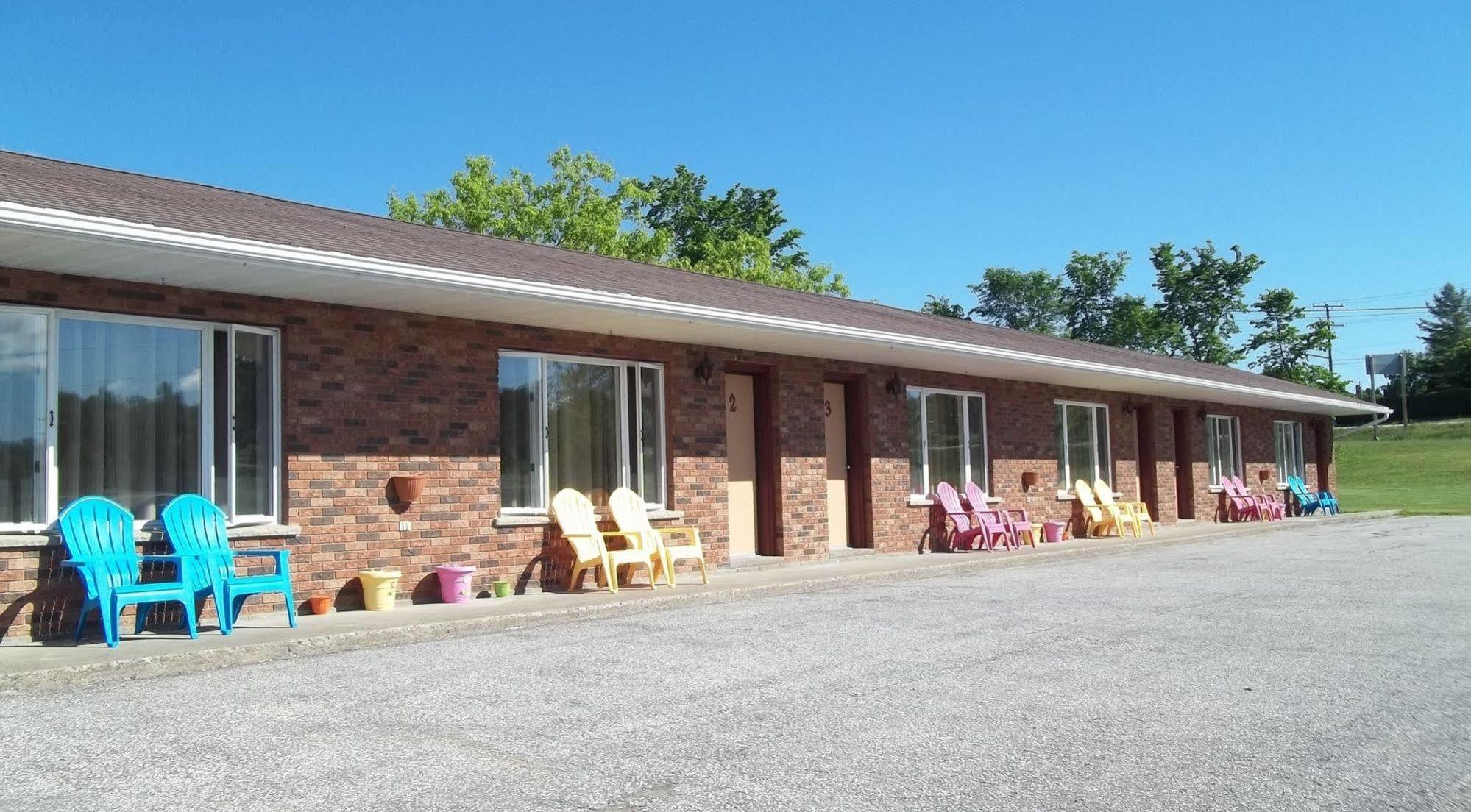 Wayside Motel Manitoulin Manitowaning Buitenkant foto